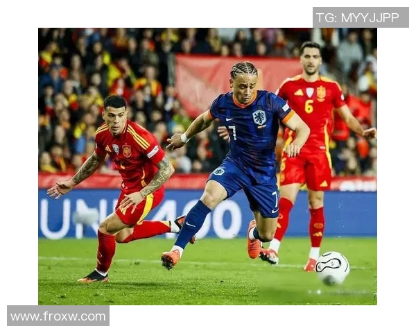 2014年世界杯经典对决西班牙惨遭荷兰逆袭的传奇时刻 2014年世界杯经典对决西班牙惨遭荷兰逆袭的传奇时刻